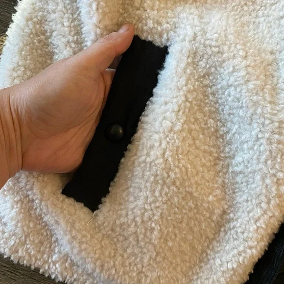 BlankNYC ‘Cuddle Up’ Granny Squares Crochet Patchwork Jacket Size Large - Picture 6 of 9